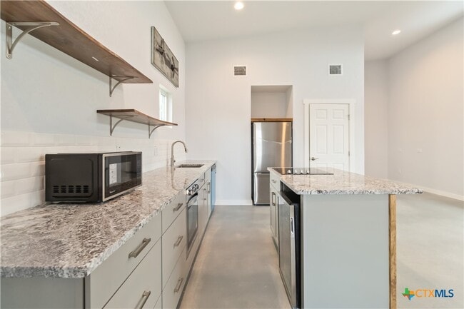 Building Photo - 462 Ledgeview Dr