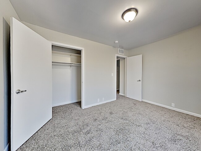 Building Photo - Maple Valley Apartments