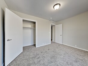 Building Photo - Maple Valley Apartments