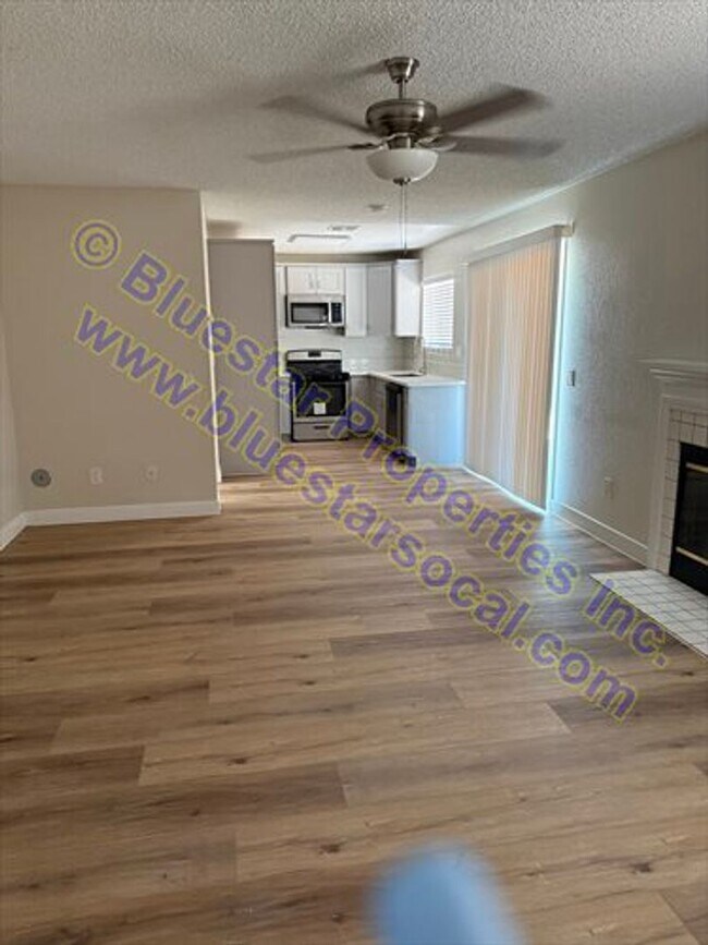 Foto del edificio - GREAT 2 STORY HOME!! CALL AND APPLY TODAY!