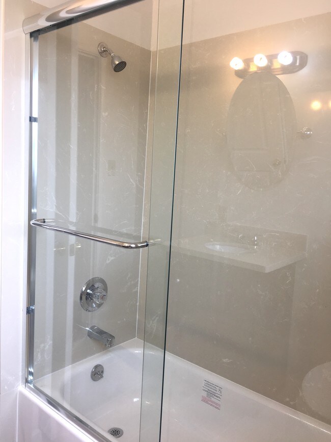 Foto del edificio - 7864 Garfield Ave