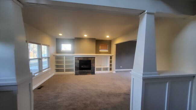 Foto del edificio - SE Bend 3 bed 2.5 bath Plus BONUS-Fenced