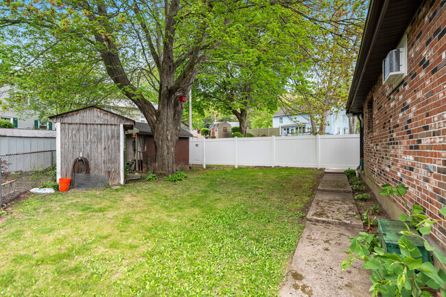 Building Photo - 110 Cold Spring Cir