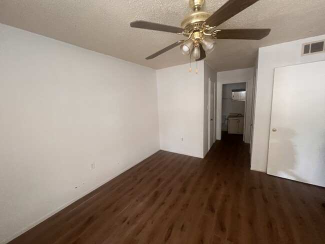 Foto del edificio - 3482 King Bradford Dr