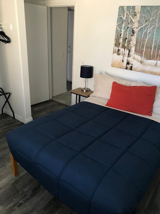 Dormitorio 2 - 511 East Brockton Avenue