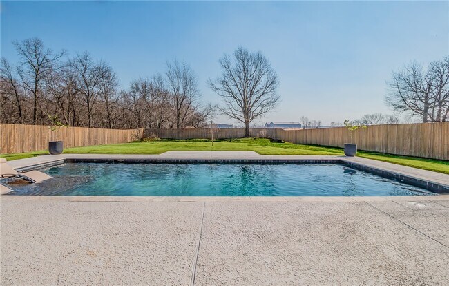 Foto del edificio - 605 Stone Ridge St