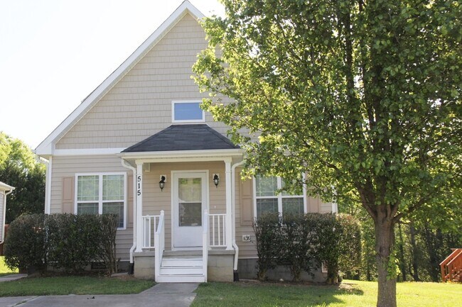 Building Photo - 515 Finley St