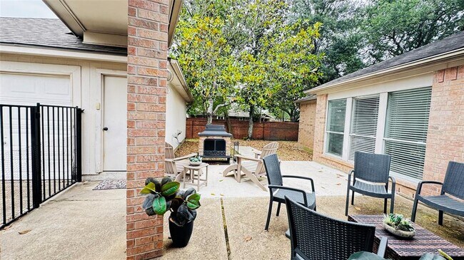 Foto del edificio - 3615 Huggins Way St
