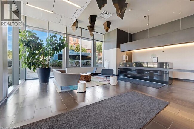 Building Photo - 85 Duke St W