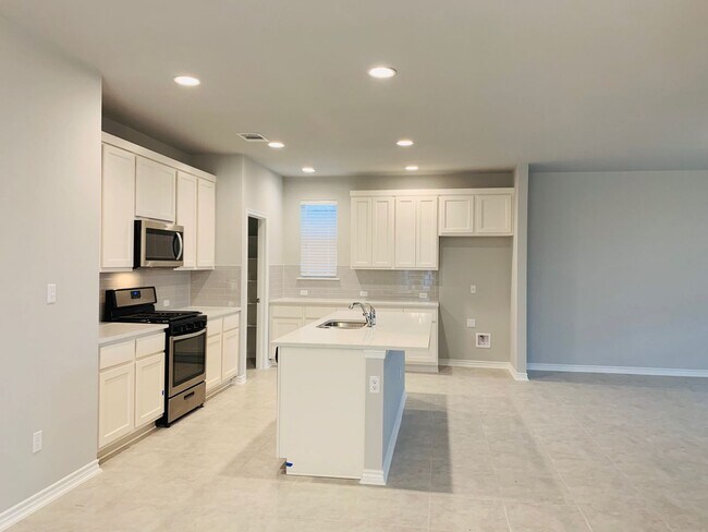 Foto del edificio - Single Level 4/2 Home in Highly Sought Aft...