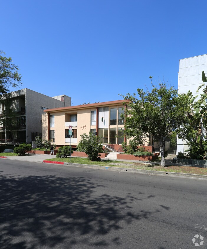 Primary Photo - 715 S Harvard Blvd