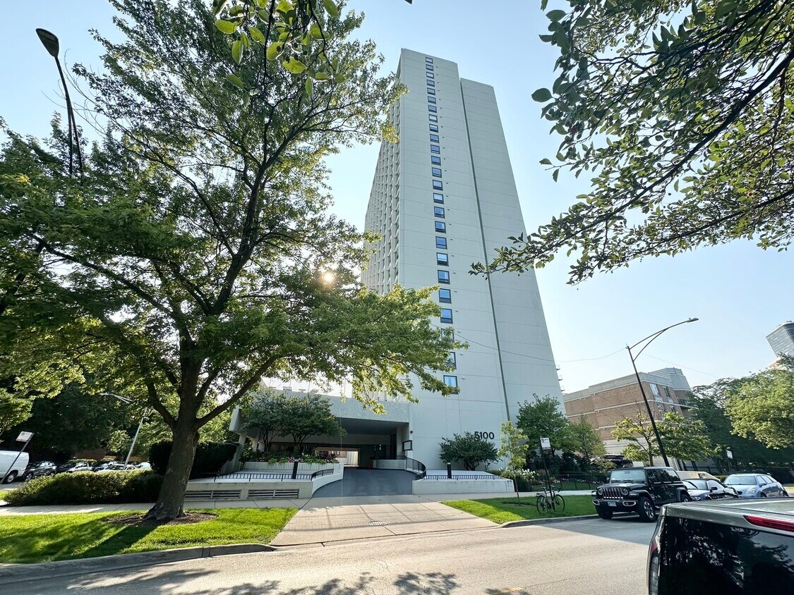 Primary Photo - 5100 N Marine Dr