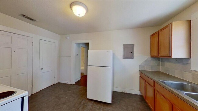 Foto del edificio - 1607 S Austin Ave