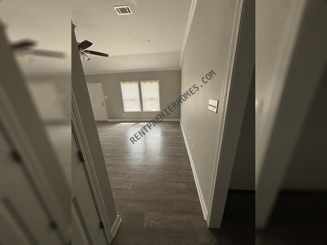 Building Photo - 18 Winchester Dr
