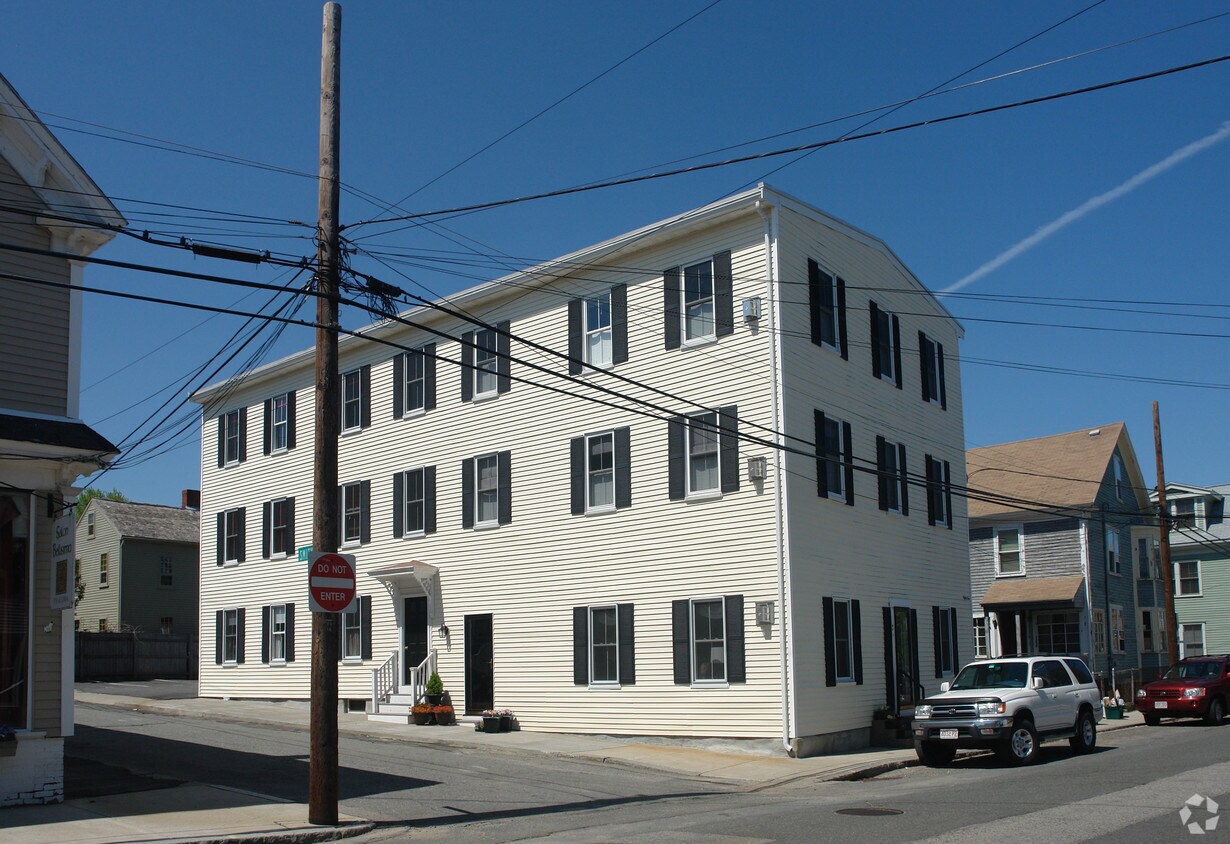 84 Water St, Newburyport, MA 01950 - Apartments at 84 Water St ...