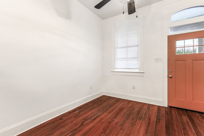 Building Photo - 2120-2122 New Orleans St.
