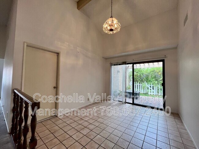 Foto del edificio - 40120 Sagewood Dr