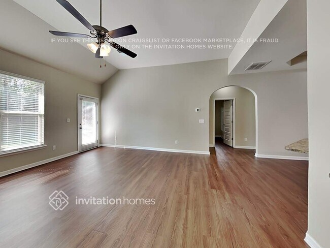 Building Photo - 1709 Misselthrush Ln