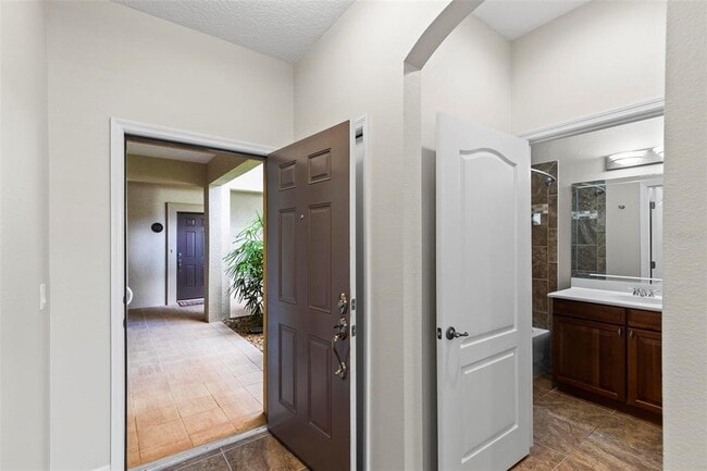 Foto del edificio - 45 Riverview Bend S