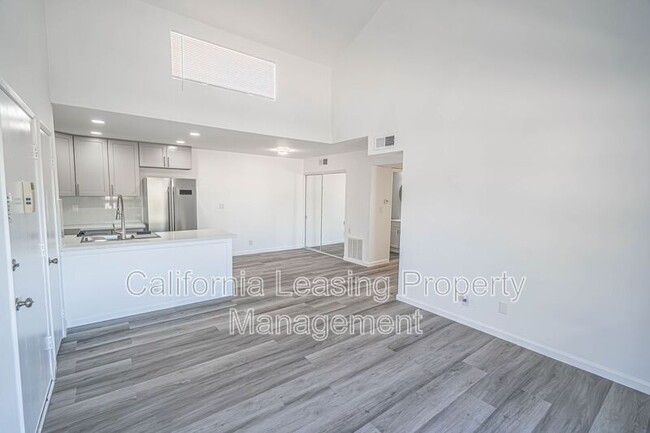 Building Photo - 25027 Peachland Ave