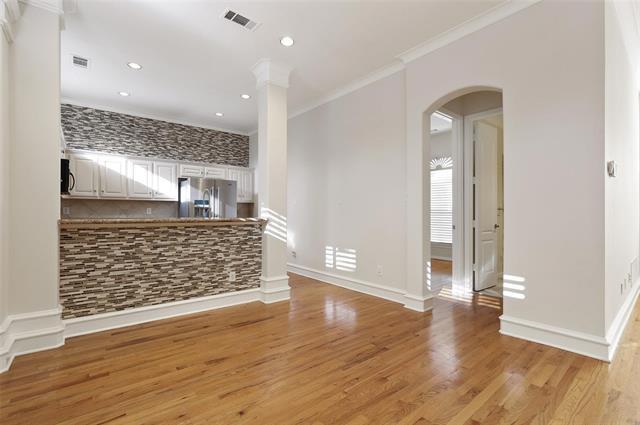 Foto del edificio - 5006 Cedar Springs Rd