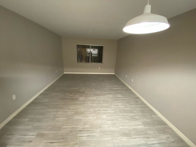 Building Photo - 8288 Key Royal Ln