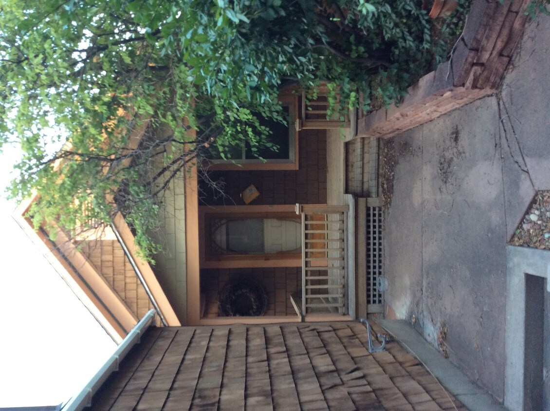 Primary Photo - 315 Raton Ave
