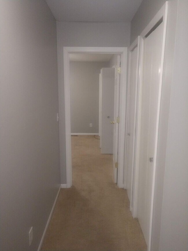 Foto del edificio - Three Bedroom Ranch Available July 2026!