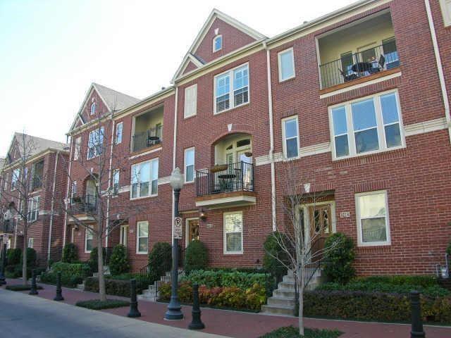 Primary Photo - 2488 Worthington St