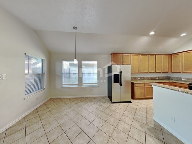 Foto del edificio - 30919 Blue Ridge Park Ln