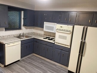 Building Photo - 3618 Baytree St