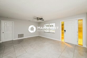 Building Photo - 9824 Richwood Ln