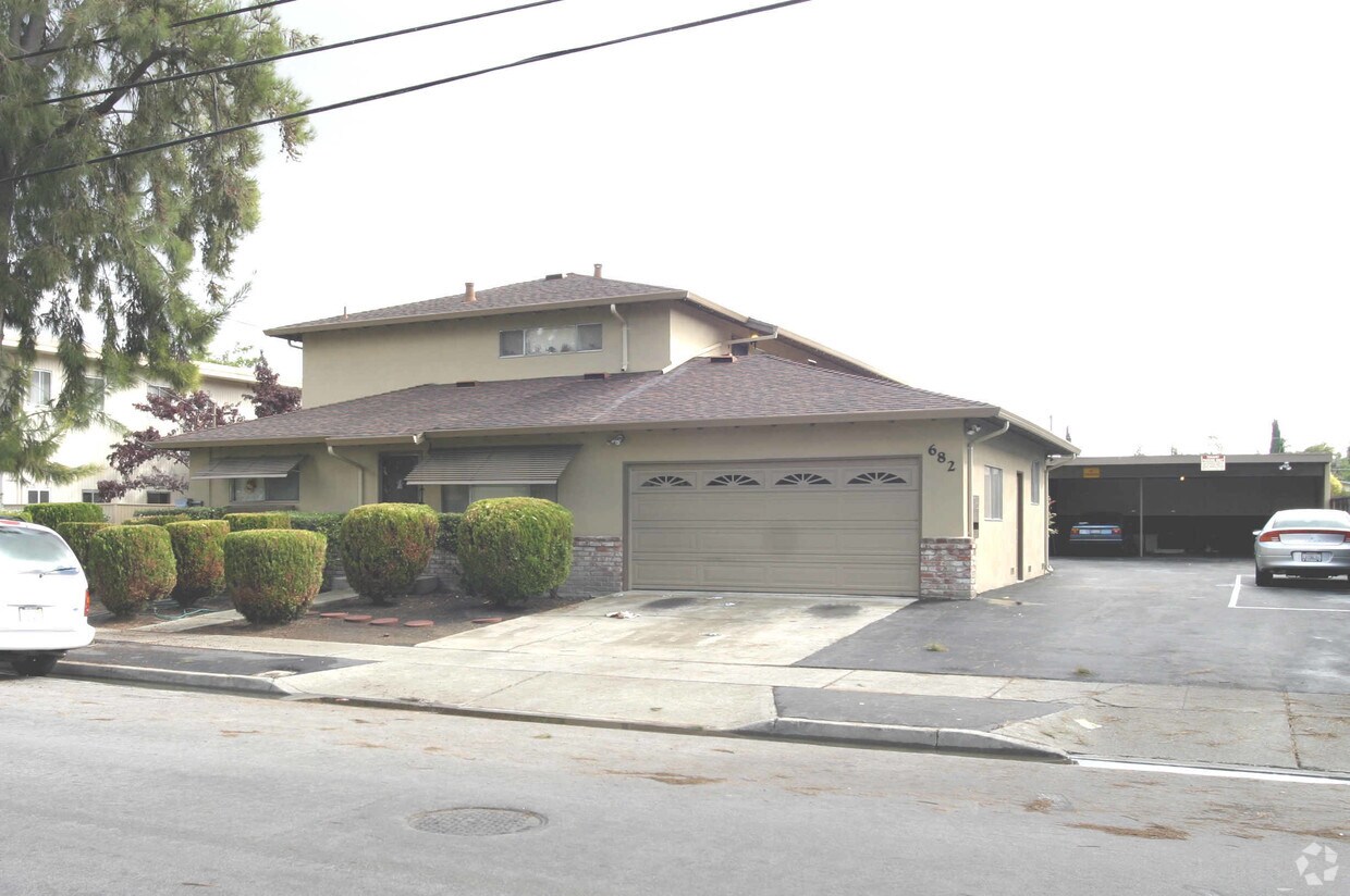 Foto del edificio - 682 Johanna Ave