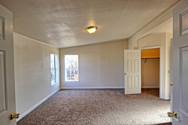 Foto del edificio - 3 Bedroom, 2 Bathroom home on half acre lot