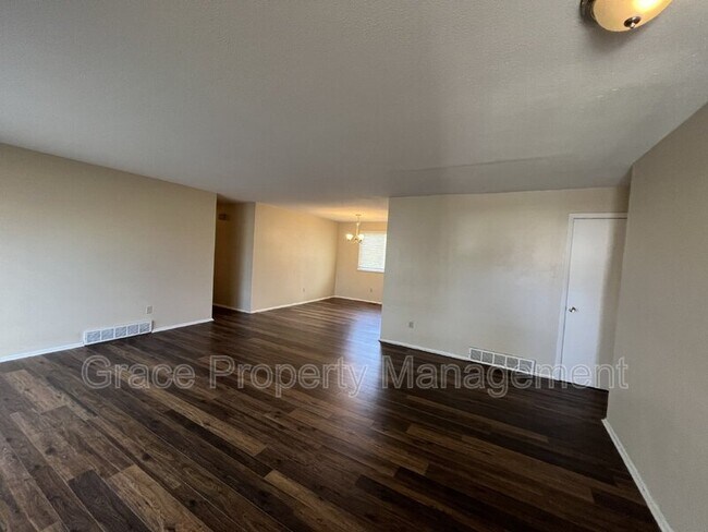 Building Photo - 11565 Monroe St