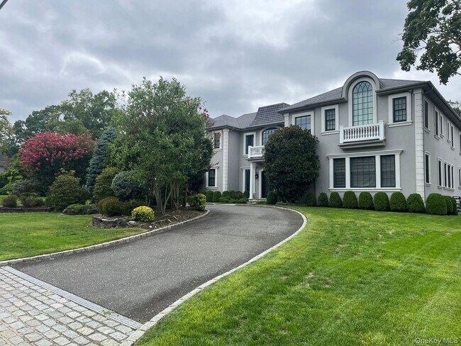 Foto del edificio - 302 Hewlett Neck Rd