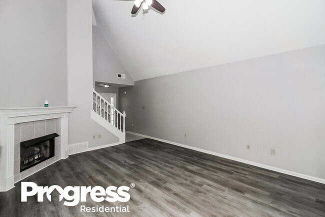 Building Photo - 6433 Persimmon View Dr