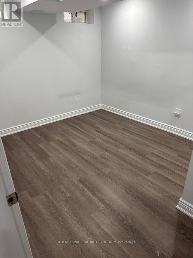 Photo du bâtiment - 53 Hubbell Rd