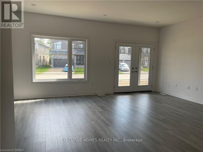 Photo du bâtiment - 120 Court Dr