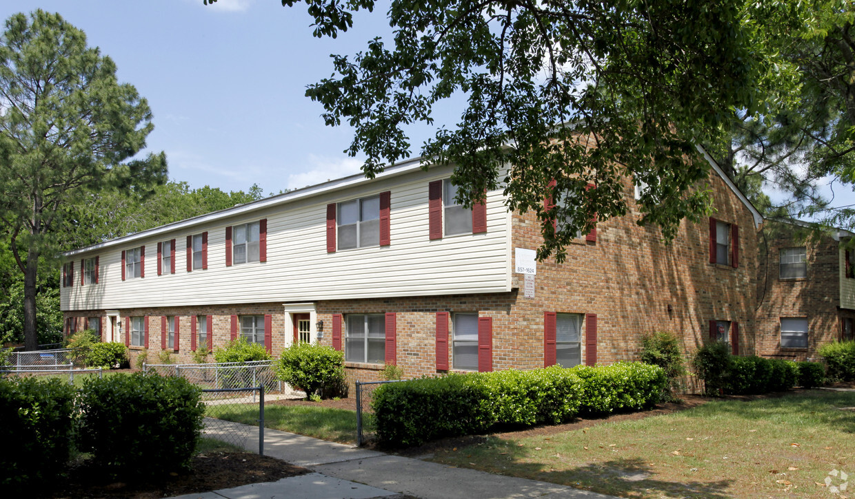 Primary Photo - Nottingham Apartments