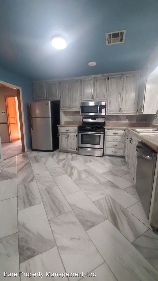 Foto del edificio - 3 br, 2.5 bath House - 718 E Johnson Street
