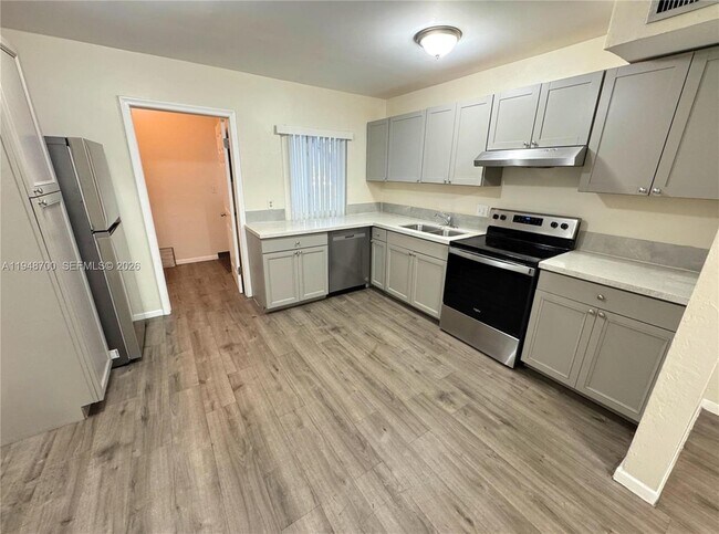 Foto del edificio - 10601 NW 45th St