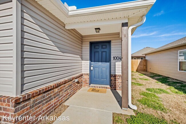 Building Photo - 3 br, 2 bath House - 1004 E Starling St