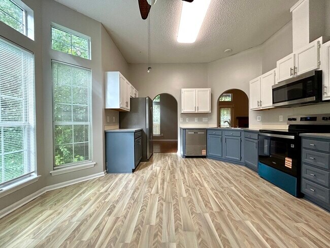 Foto del edificio - 8607 Kirkley Glen Ln
