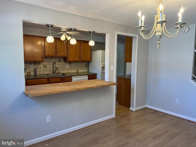 Building Photo - 1026 Circle Dr
