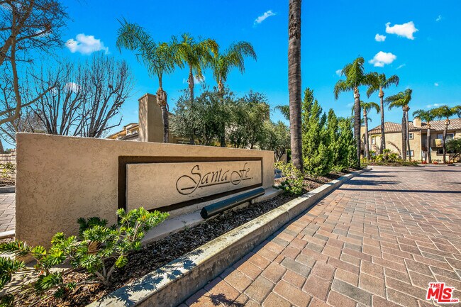 Building Photo - 23731 Del Monte Dr