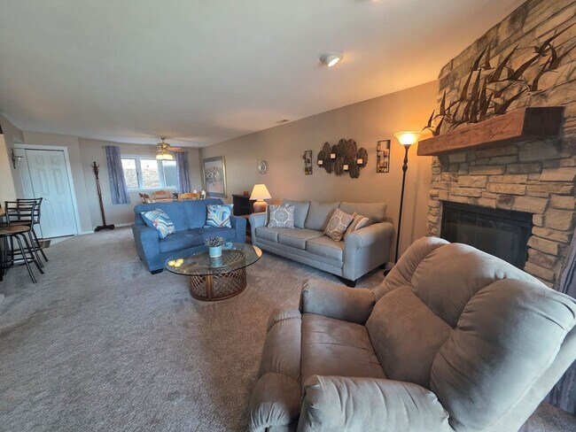 Building Photo - 5940 Baydy Peak Rd