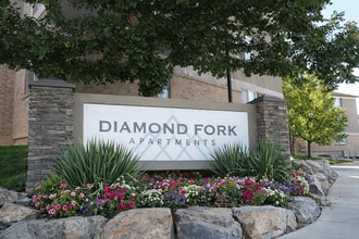 Building Photo - Diamond Fork