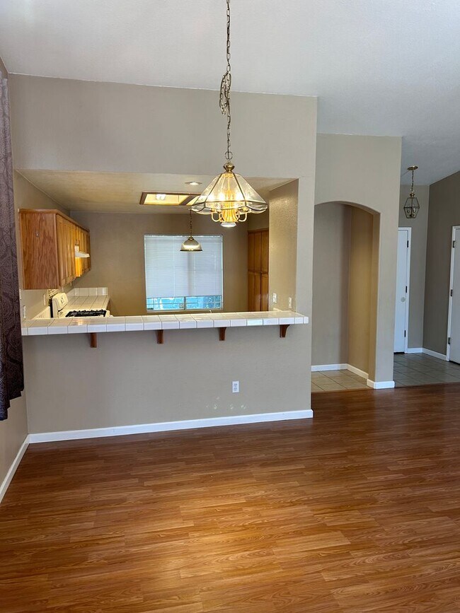 Foto del edificio - 3 Bedroom/2 Full Bathrooms Stockton