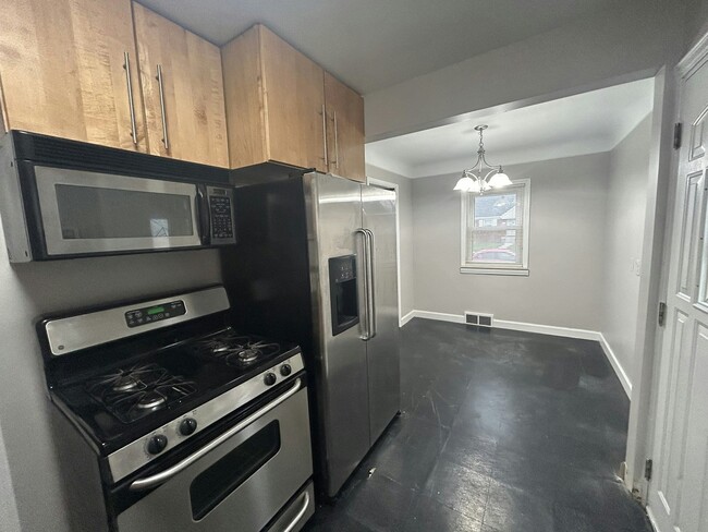 Building Photo - 5979 Lodewyck St